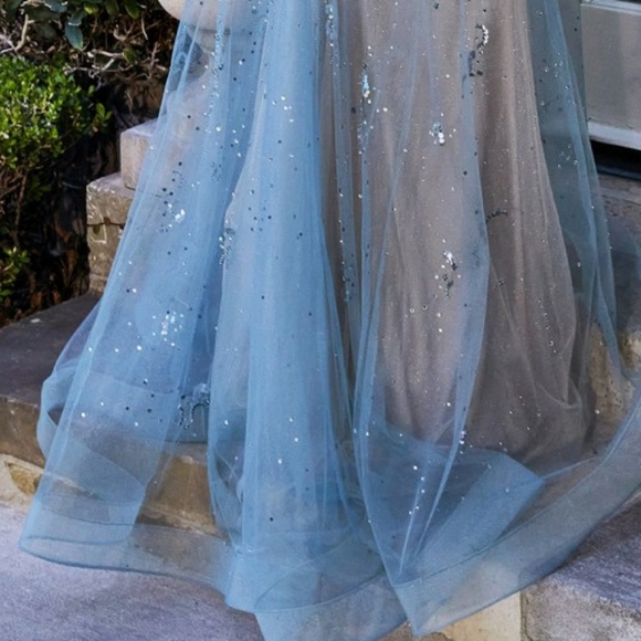 Formal dress - Picture 8 of 10